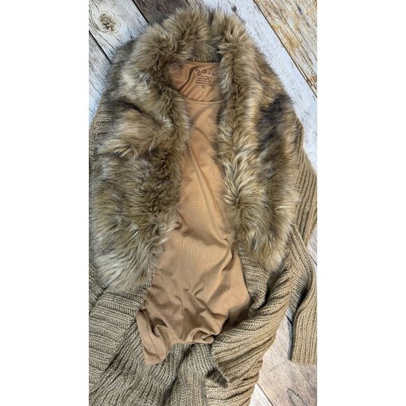 MINT Jennifer Lopez Long Women's Open M Removable Fur Collar Gold Sweater - Picture 5 of 10